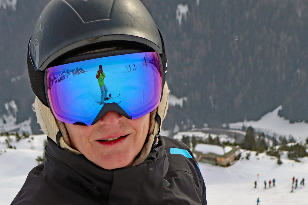 Person in the snow with ski glasses